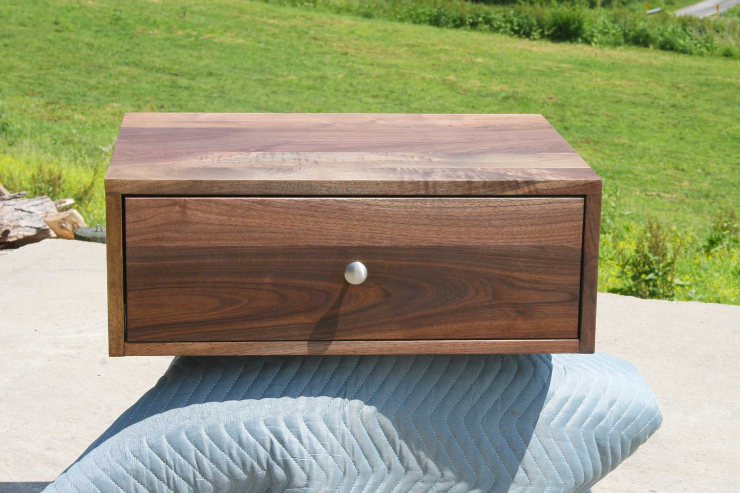 floating nightstand with drawer