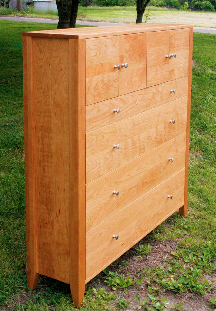 angled view Dresser with 4 inset drawers