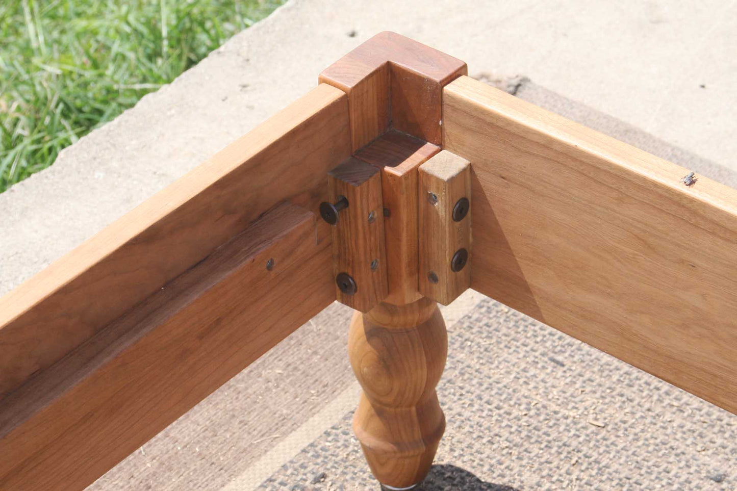 corner joint of hardwood natural Cantilever storage bed with 4 drawers and headboard