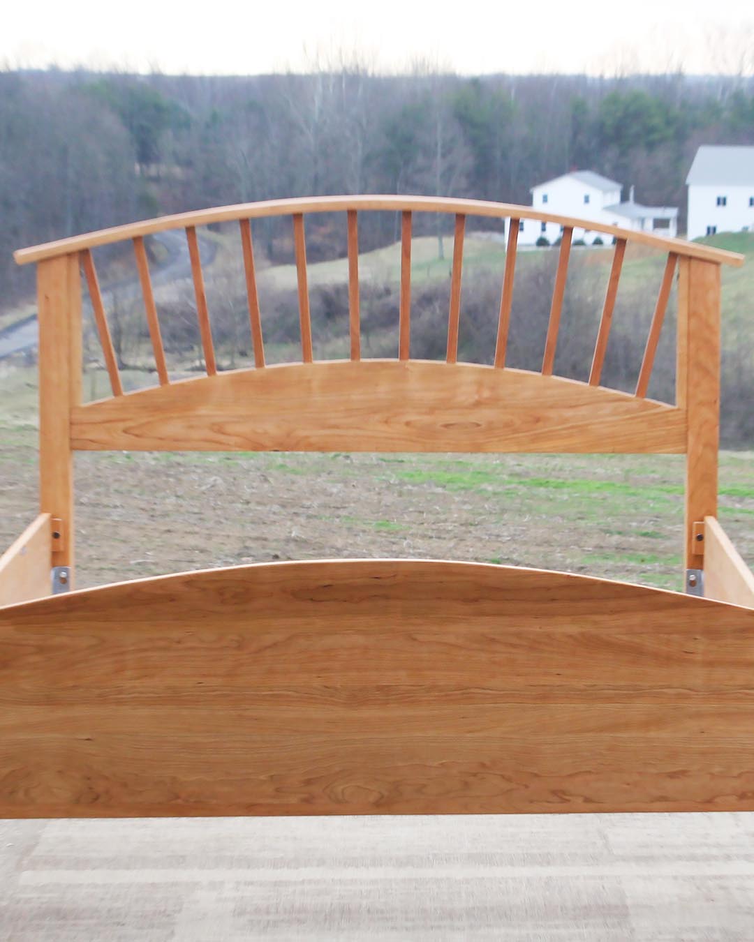 close up custom spindle bed