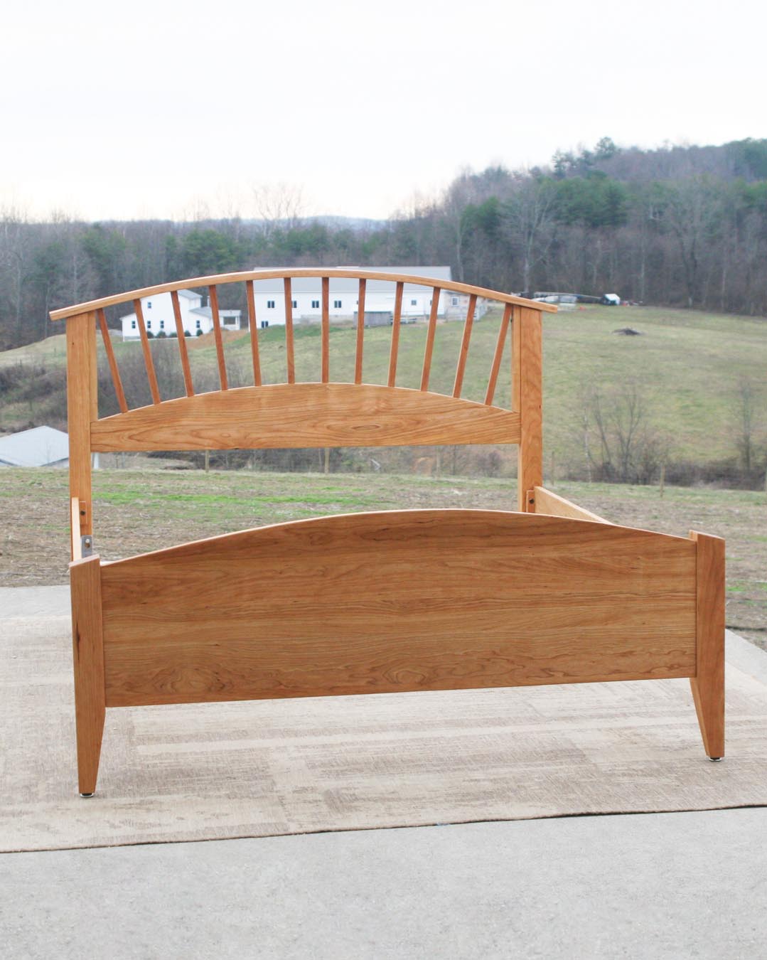 front view custom spindle bed