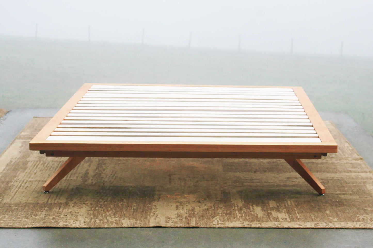 Mid Century Modern Platform Bed with No Headboard NcRsS01n