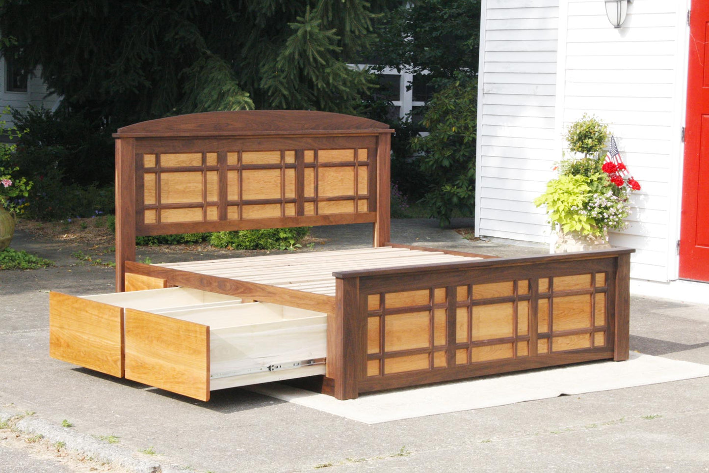 drawers open Storage Bed with 4 drawers and grid-trim