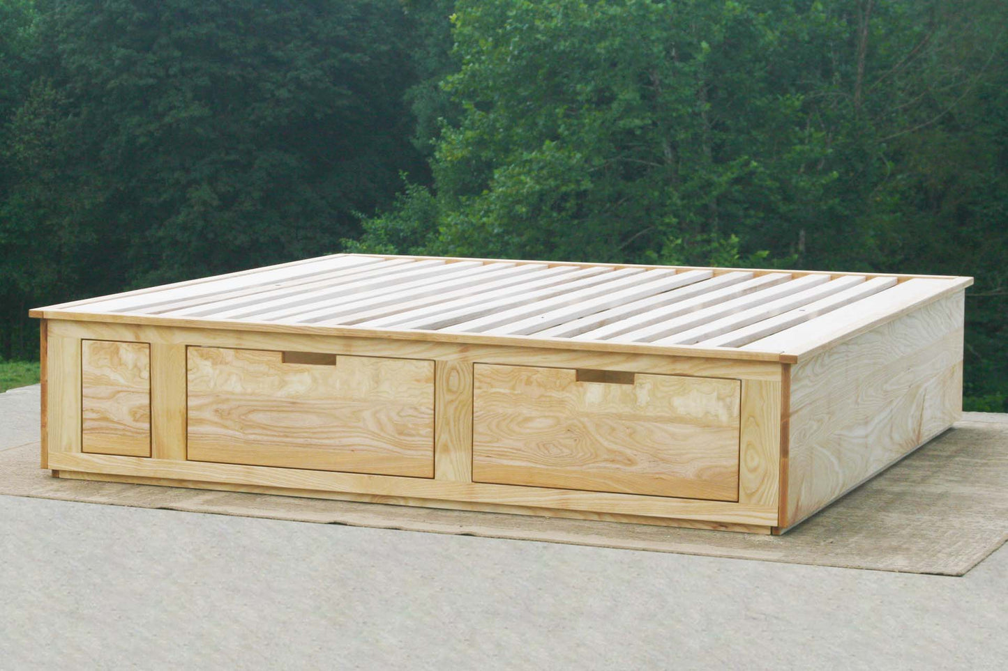 natural Platform or Tatami Bed with 4 drawers