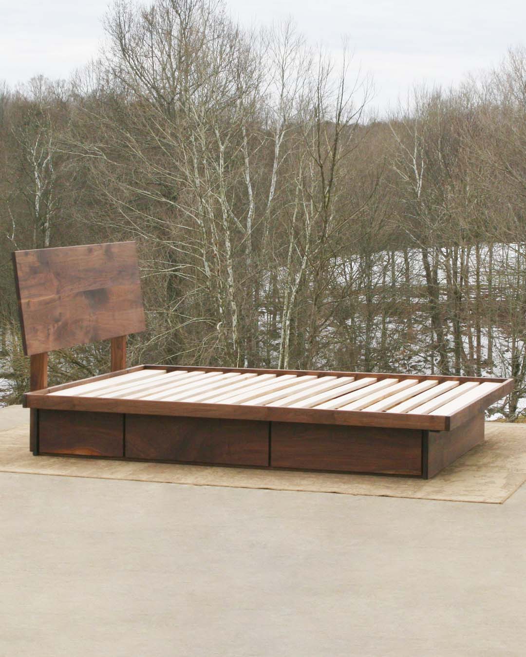 side view Platform Storage Bed with 6 drawers