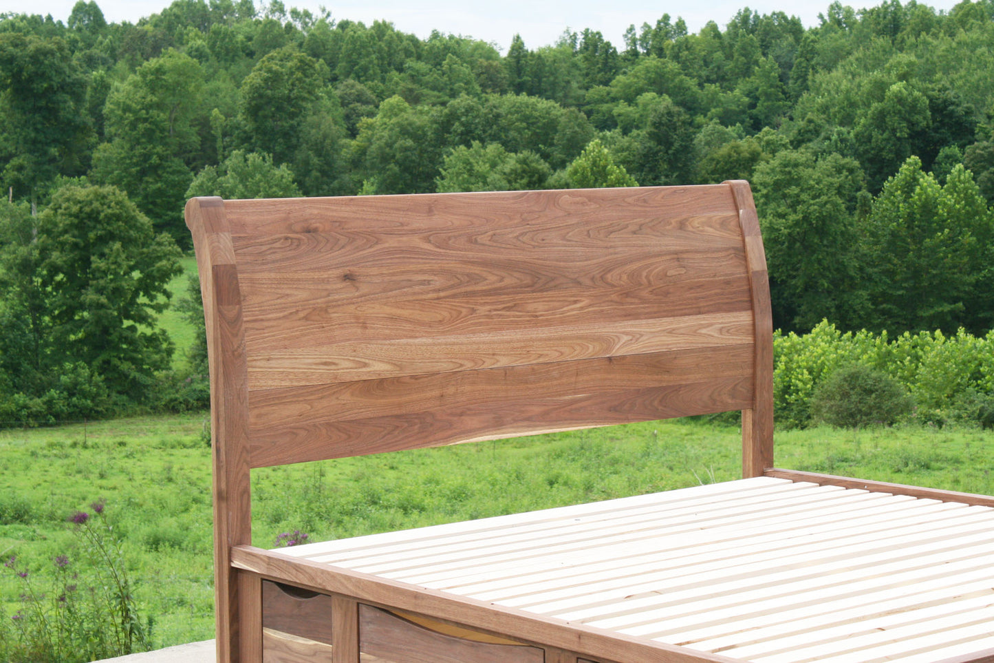 headboard of Sleigh Platform bed with 4 drawers and large posts