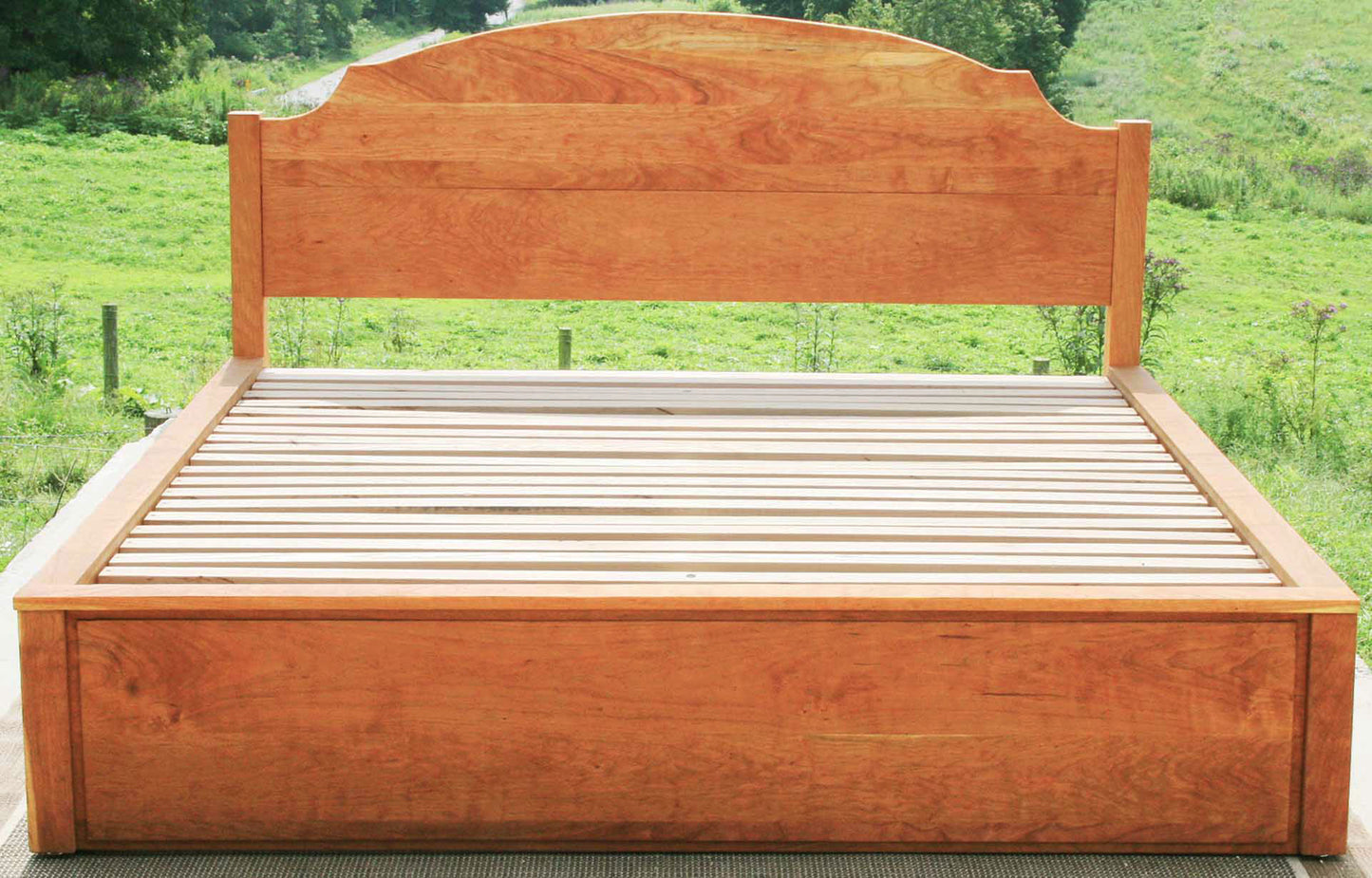 front view Platform Bed with 6 drawers and arched headboard