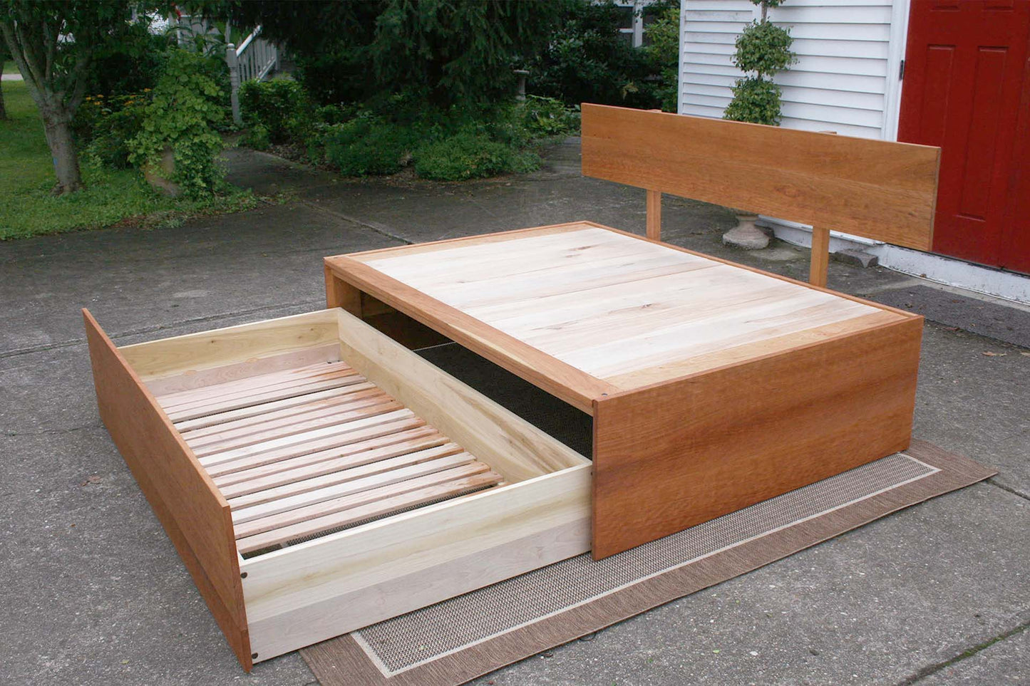 day bed with trundle out