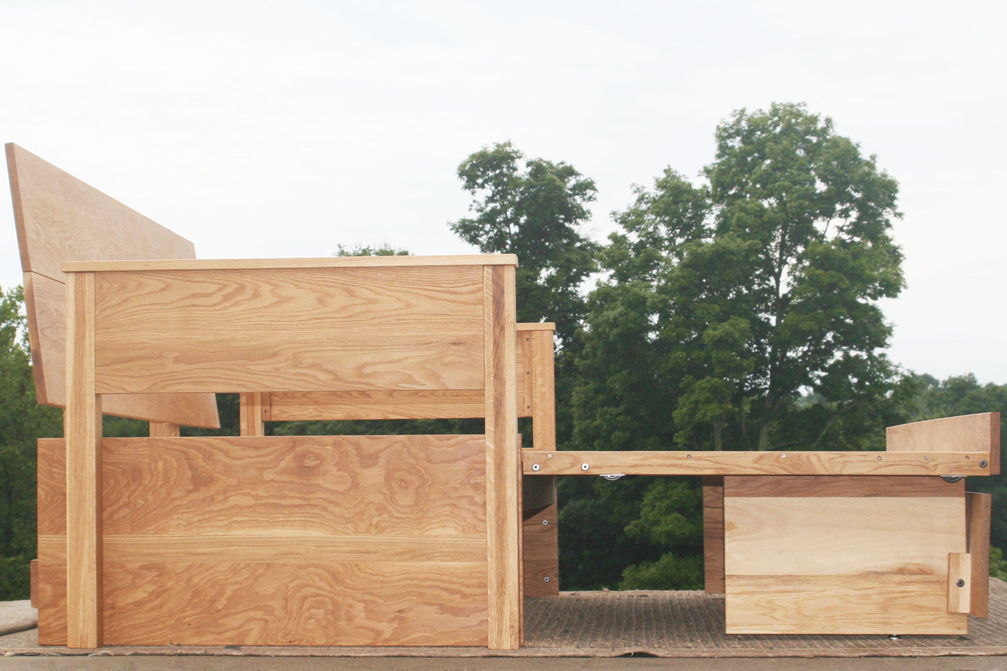 daybed with trundle side view