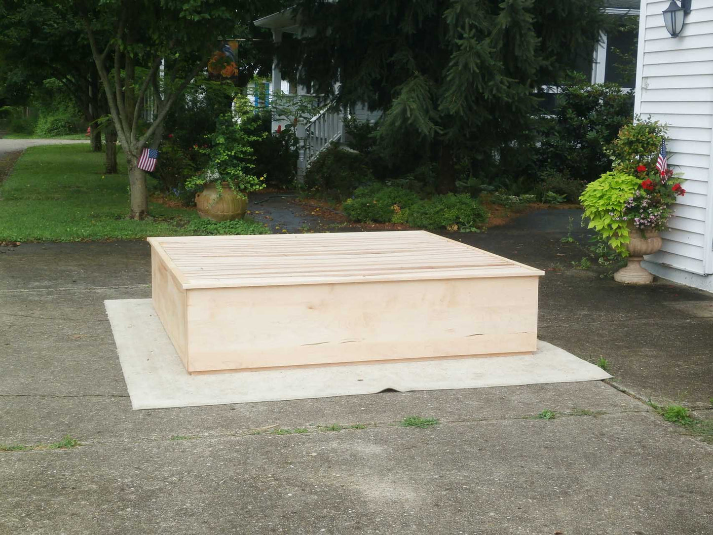 front view hardwood natural Platform or Tatami Bed with 4 drawers