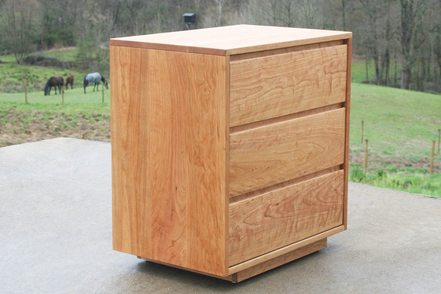 3 drawer dresser angled view