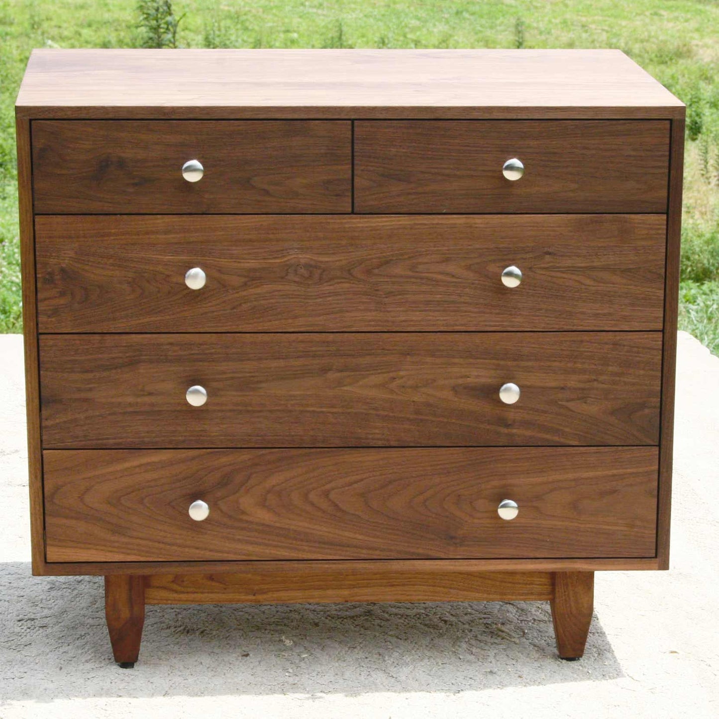 Bachelor’s chest with 5 drawers and flat panel sides front view