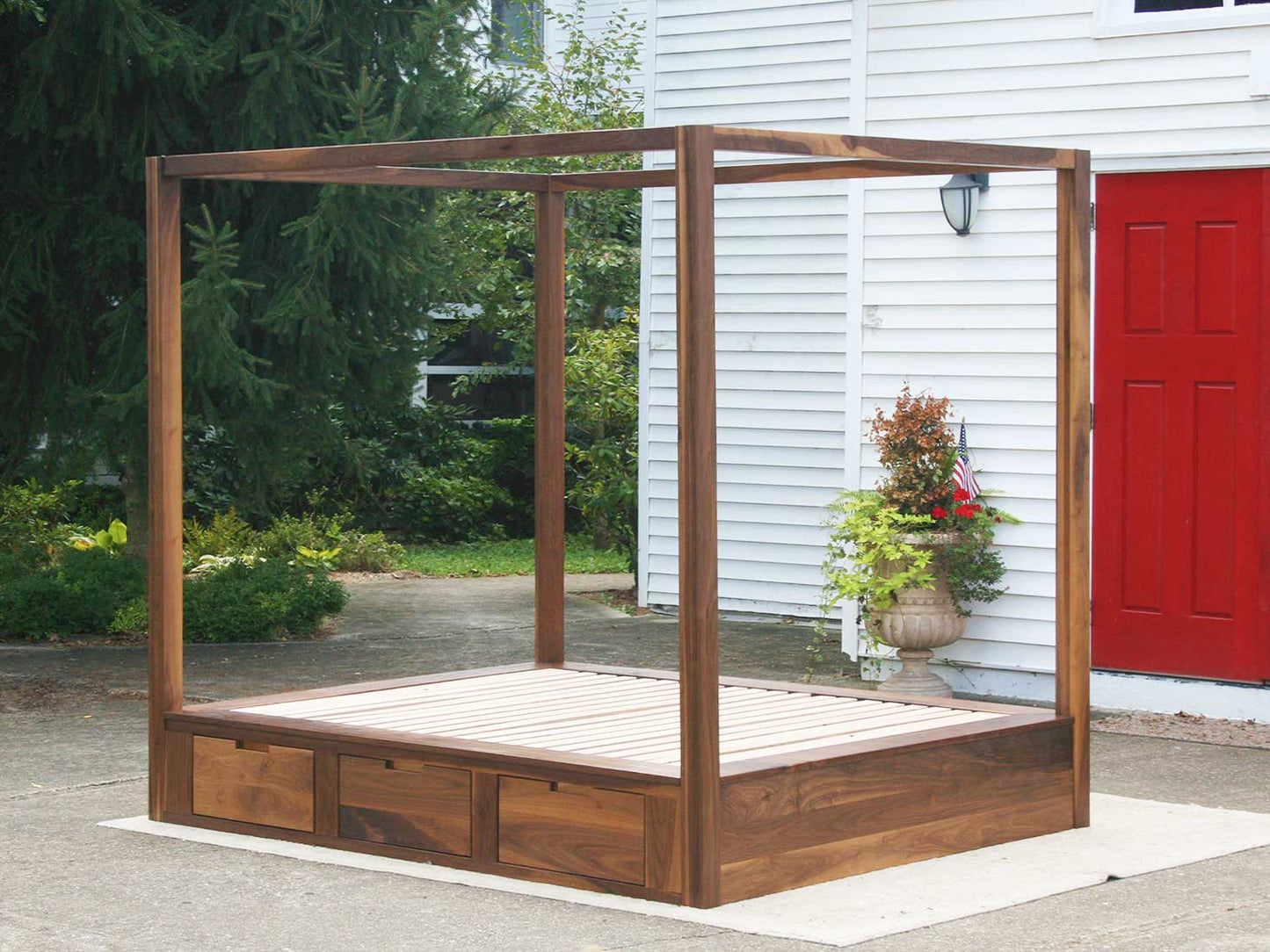 angled view canopy storage bed