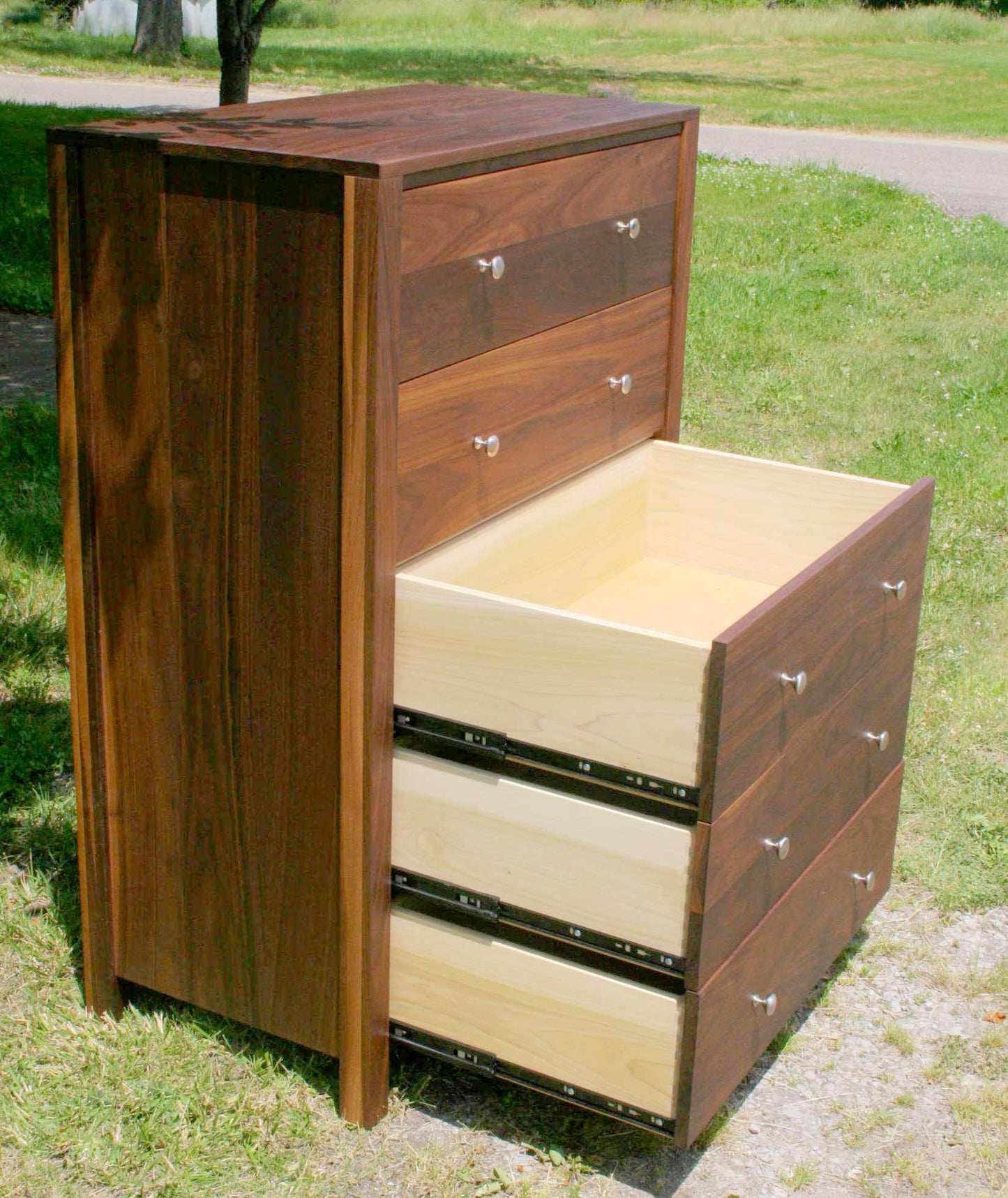 5 drawer dresser with drawers open