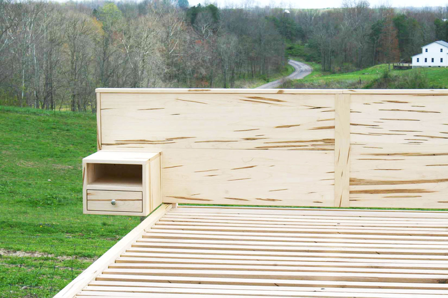 headboard of Platform Bed with 4 drawers, wide headboard and built-in side tables