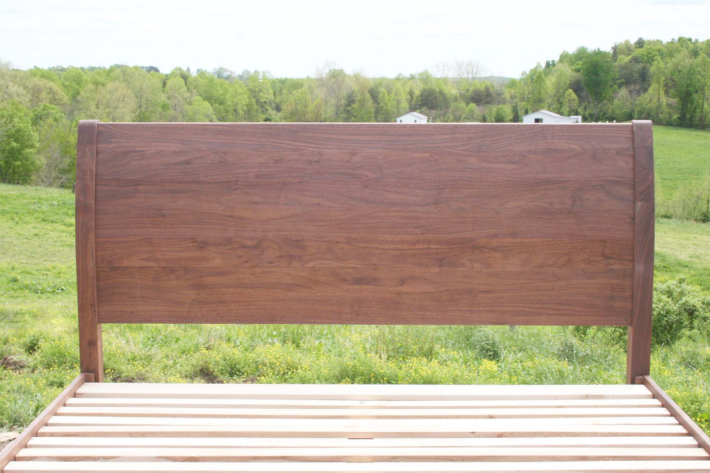 headboard of sleigh bed