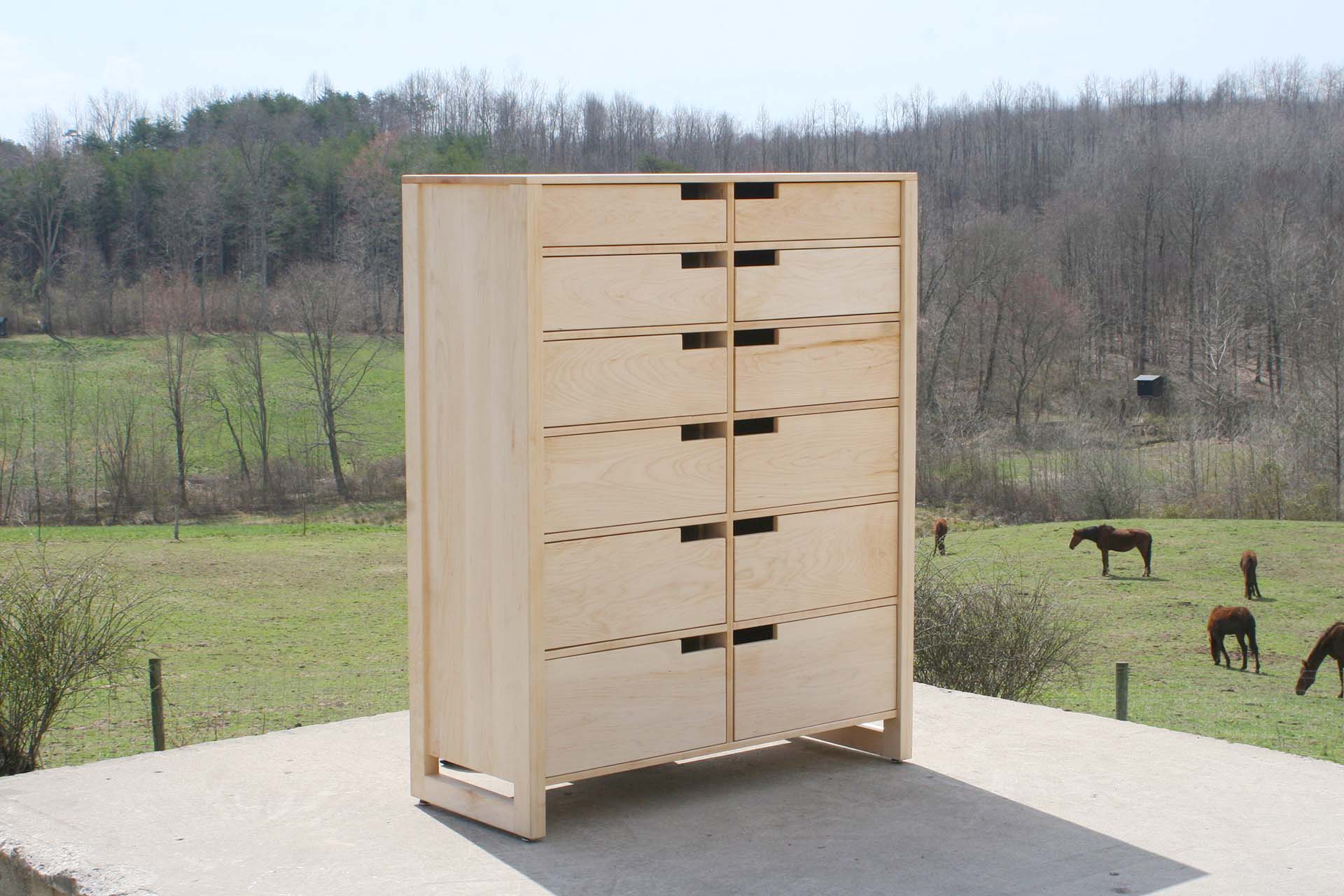 12 drawer dresser with inset drawers side view