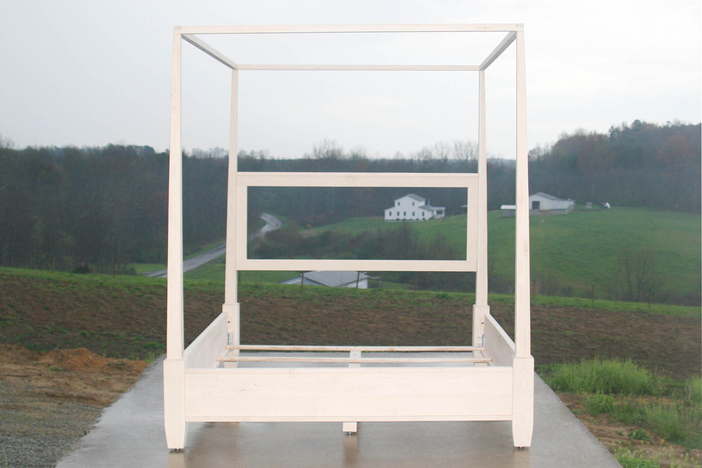 front view Canopy bed with block feet and tapered posts
