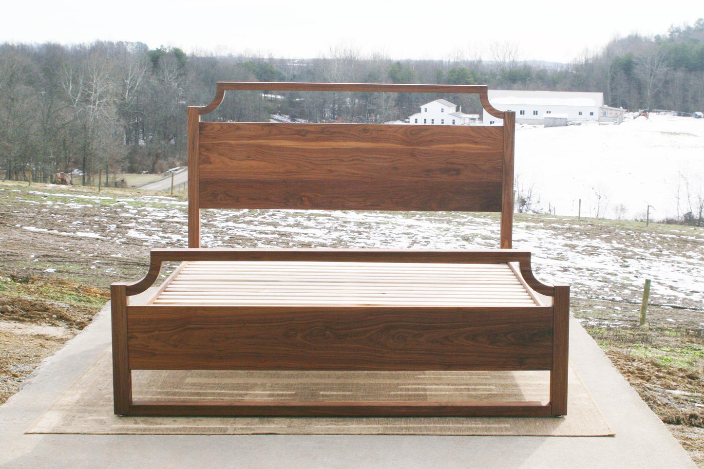 Modern Colonial Bed NbRnV04