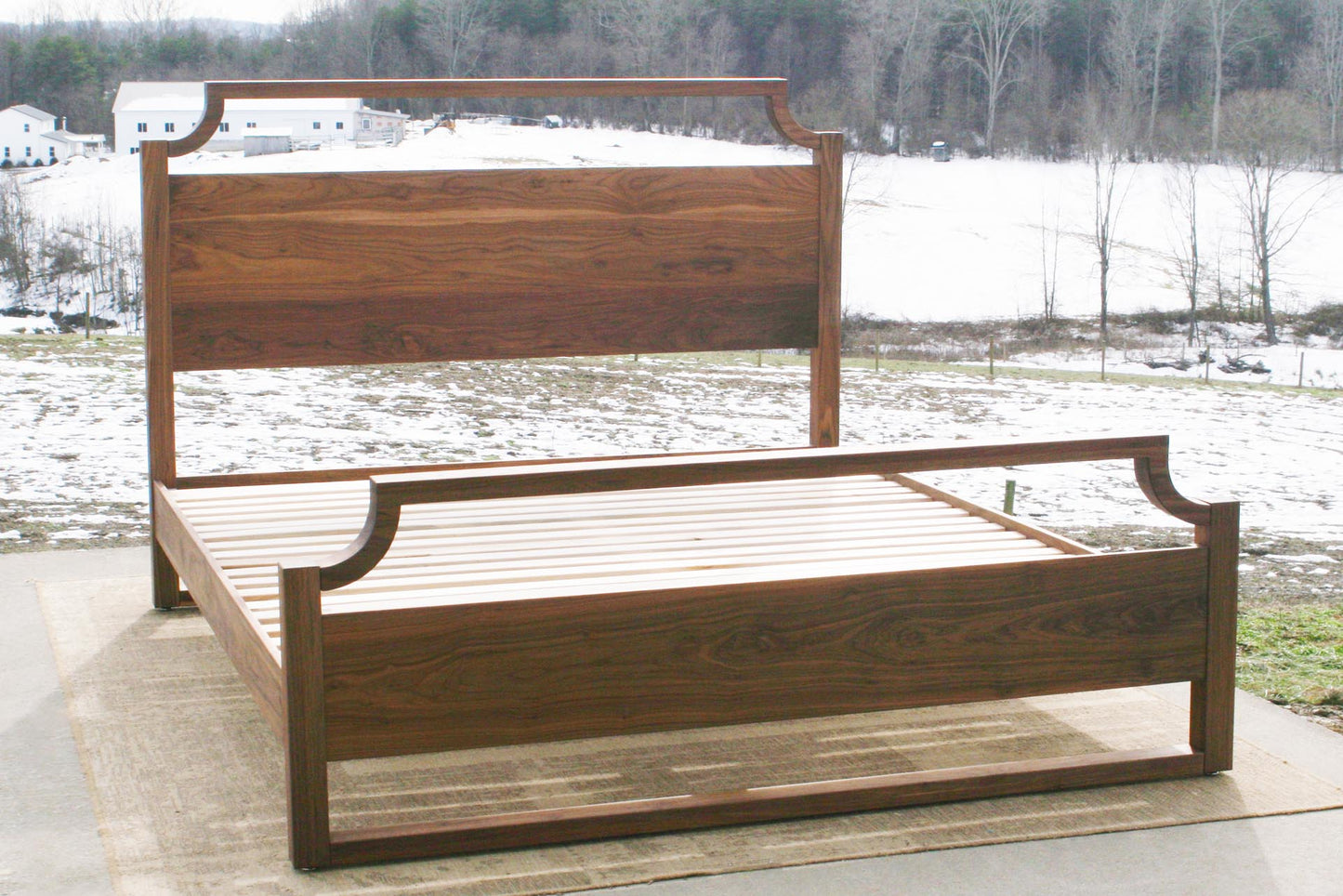 Modern Colonial Bed NbRnV04