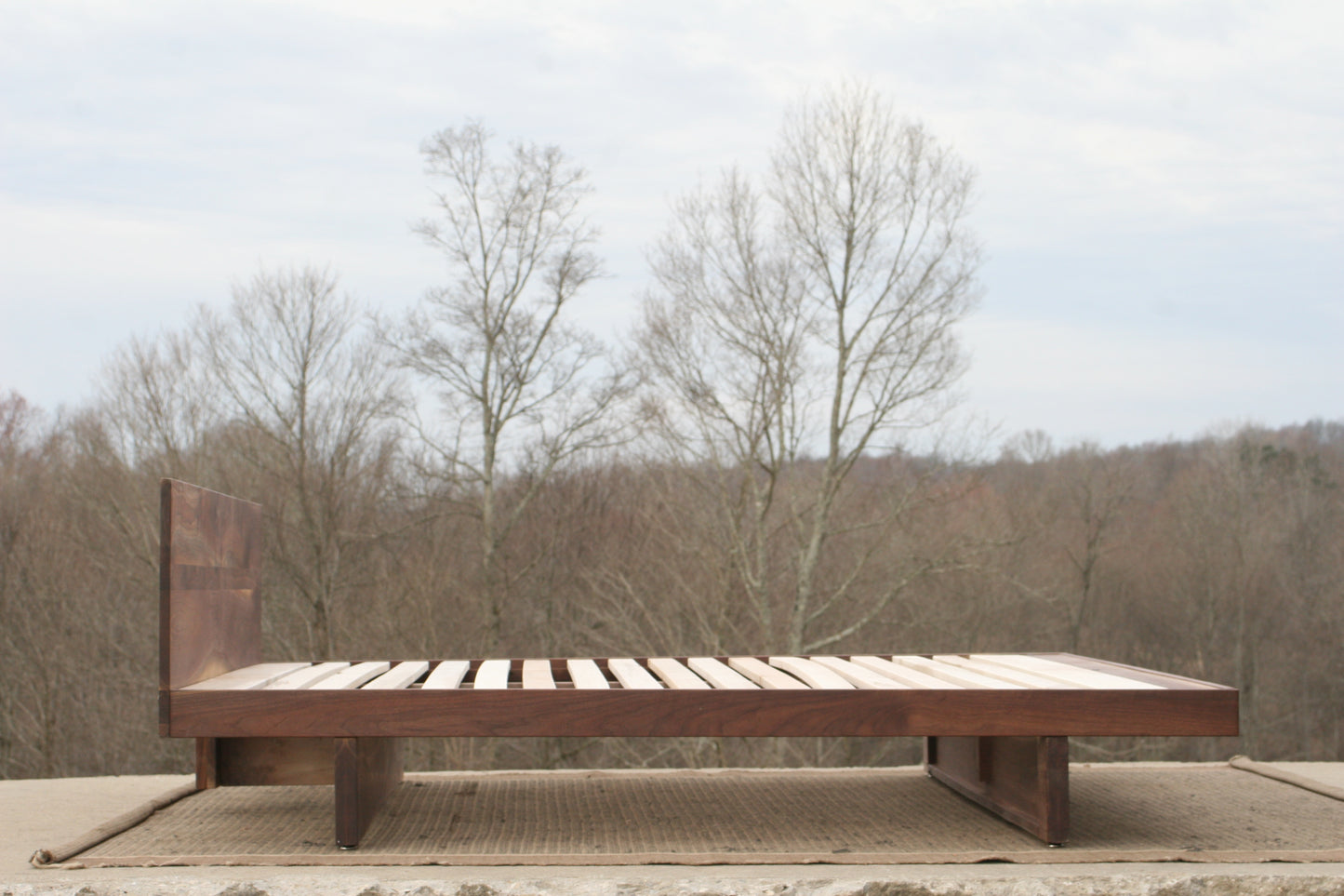 Cantilever Platform Bed with Headboard NcRsV01 - King Size, Natural Walnut