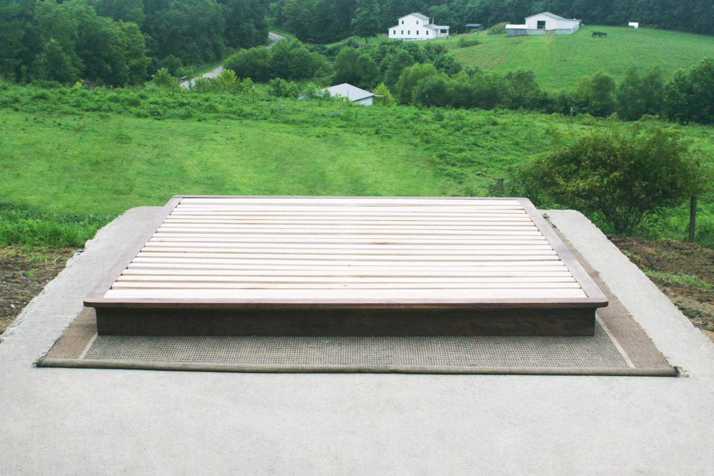low platform or tatami bed