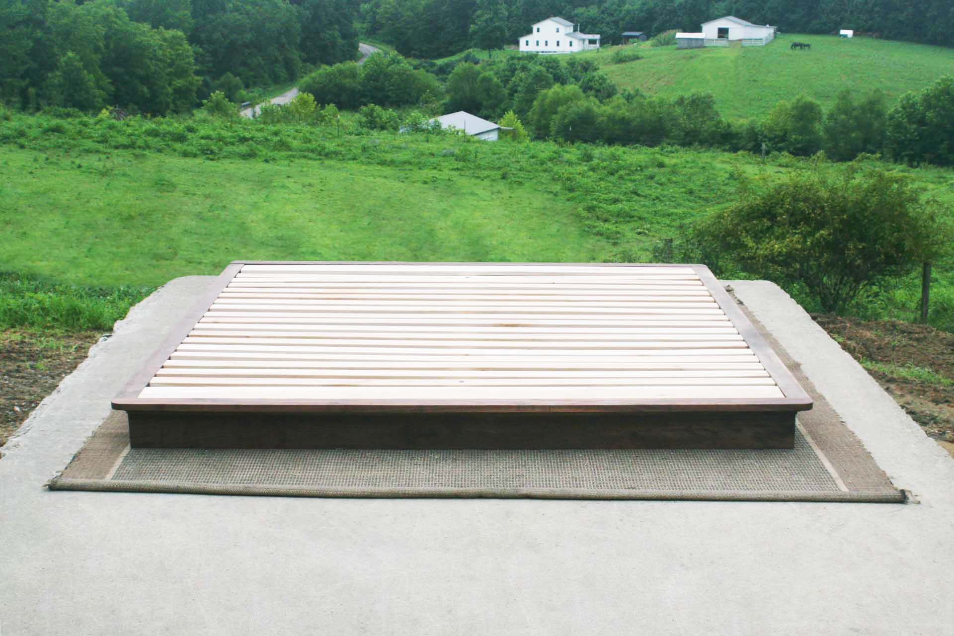 low platform or tatami bed