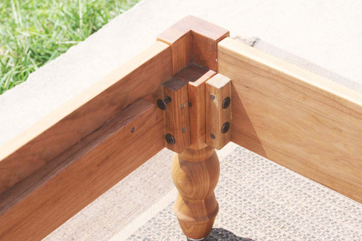 corner joint of hardwood natural Cantilever storage bed with 4 drawers and headboard