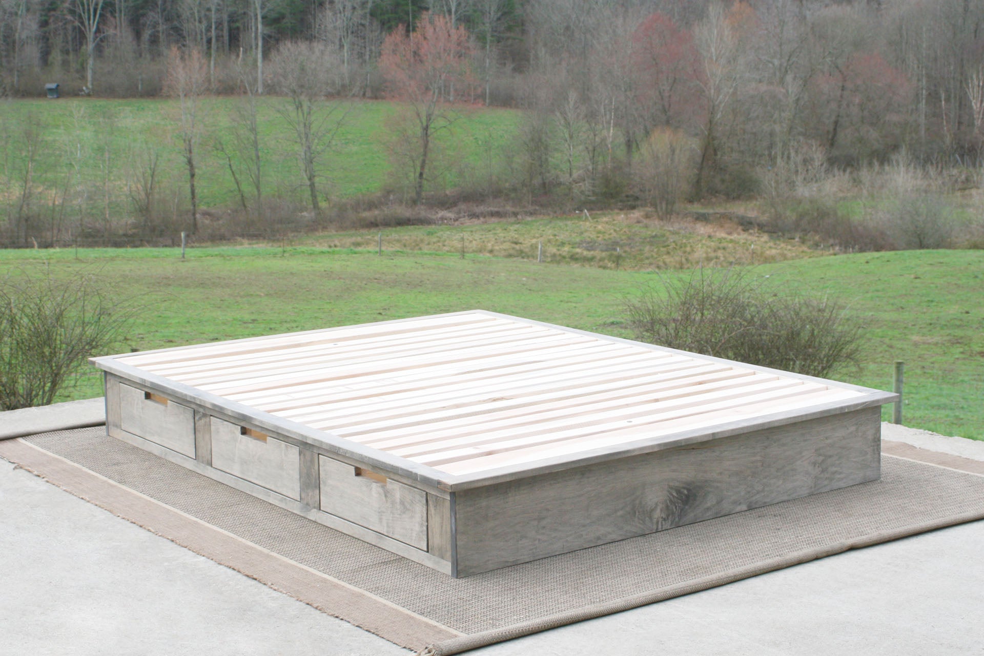 Low Platform Bed or Tatami Bed with 6 drawers