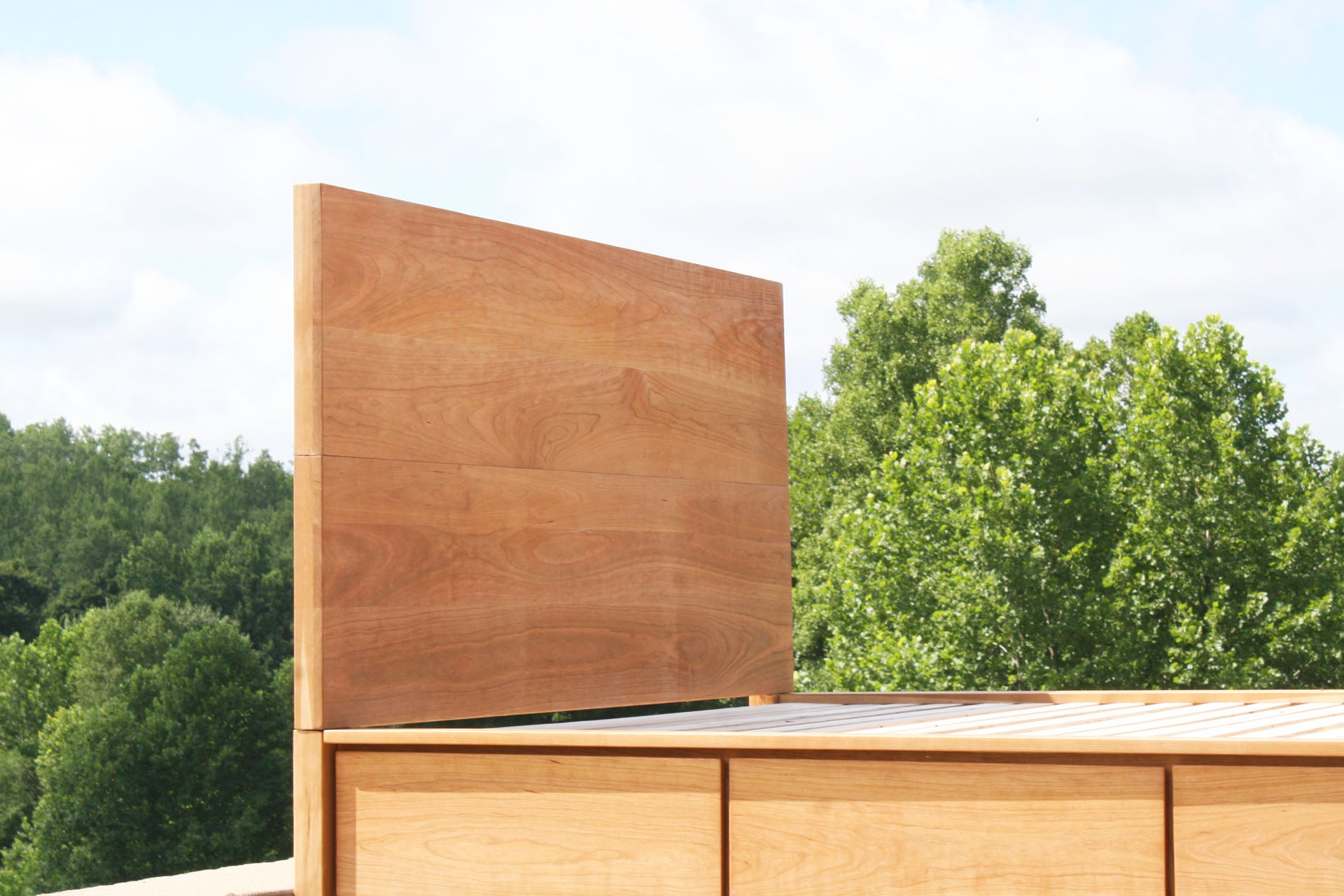 headboard of Low Storage Bed with 6 drawers