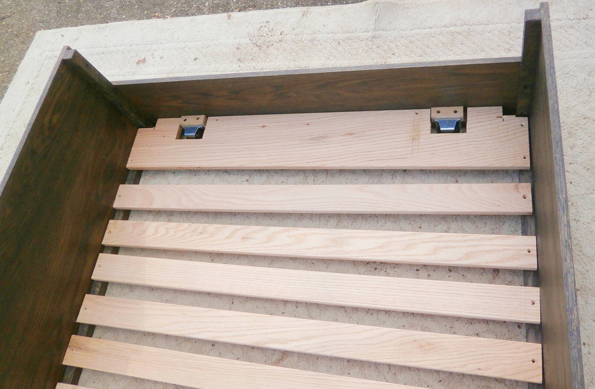 slats of twin trundle bed