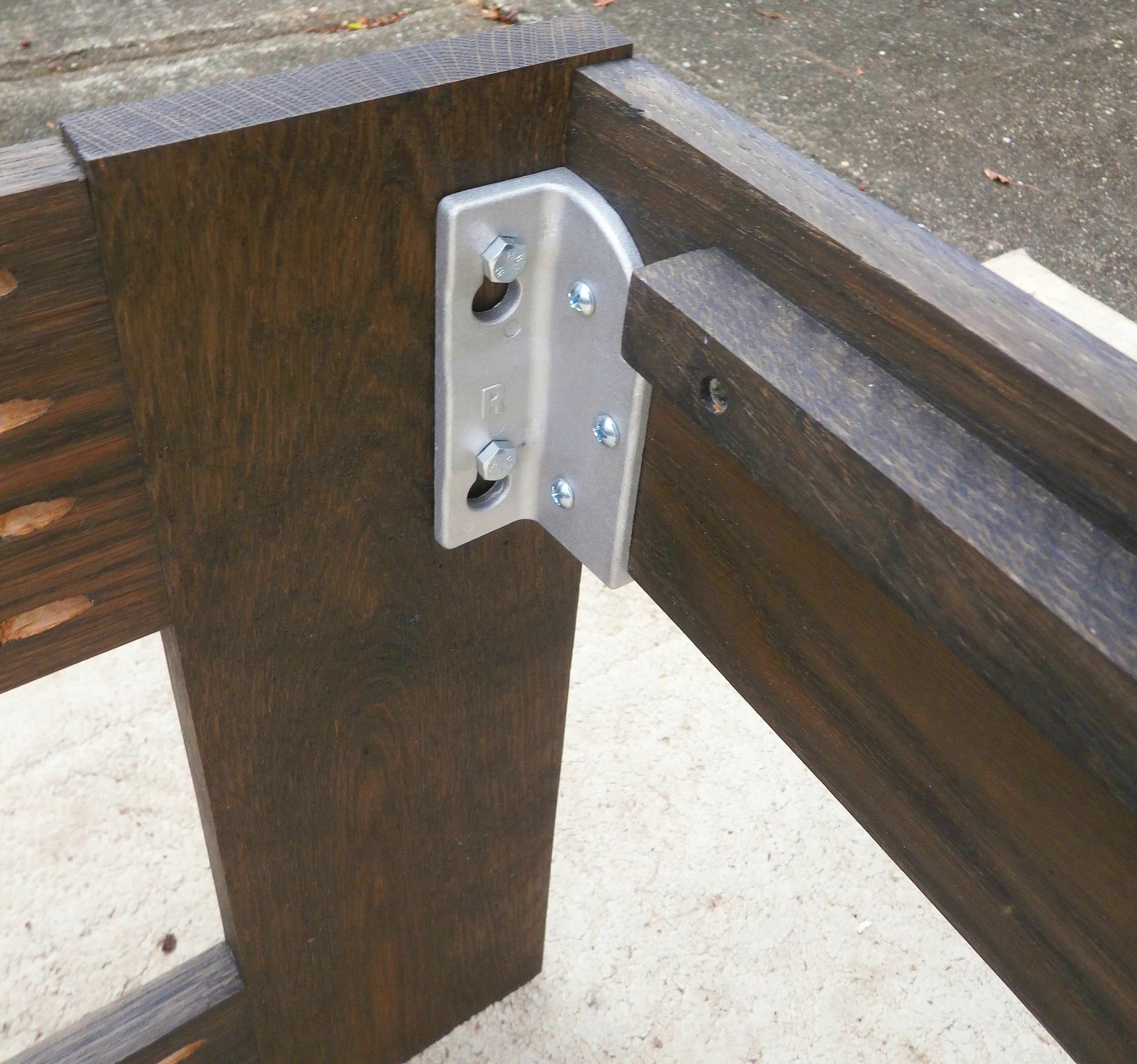 joint of twin trundle bed