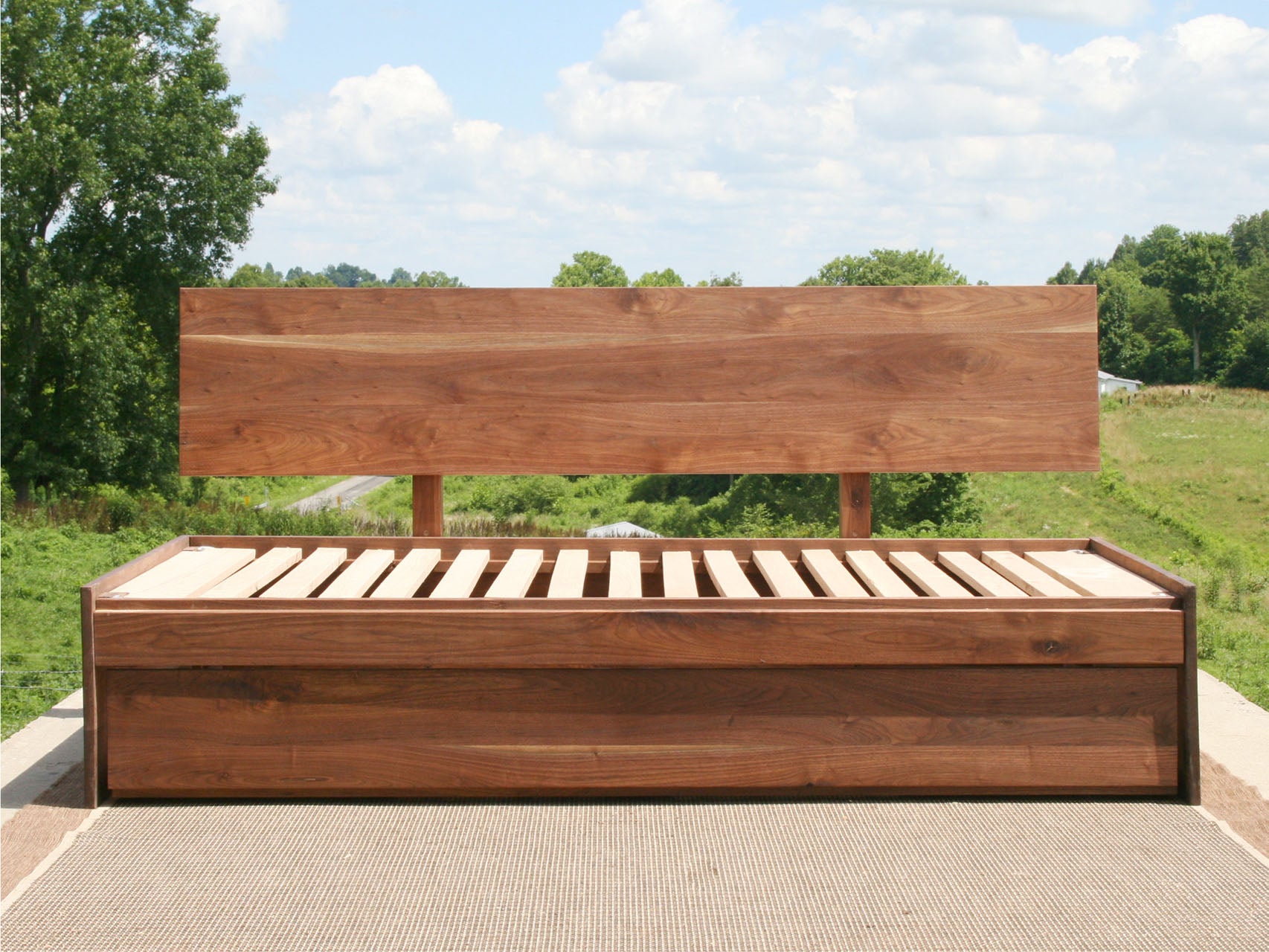 daybed with trundle front view
