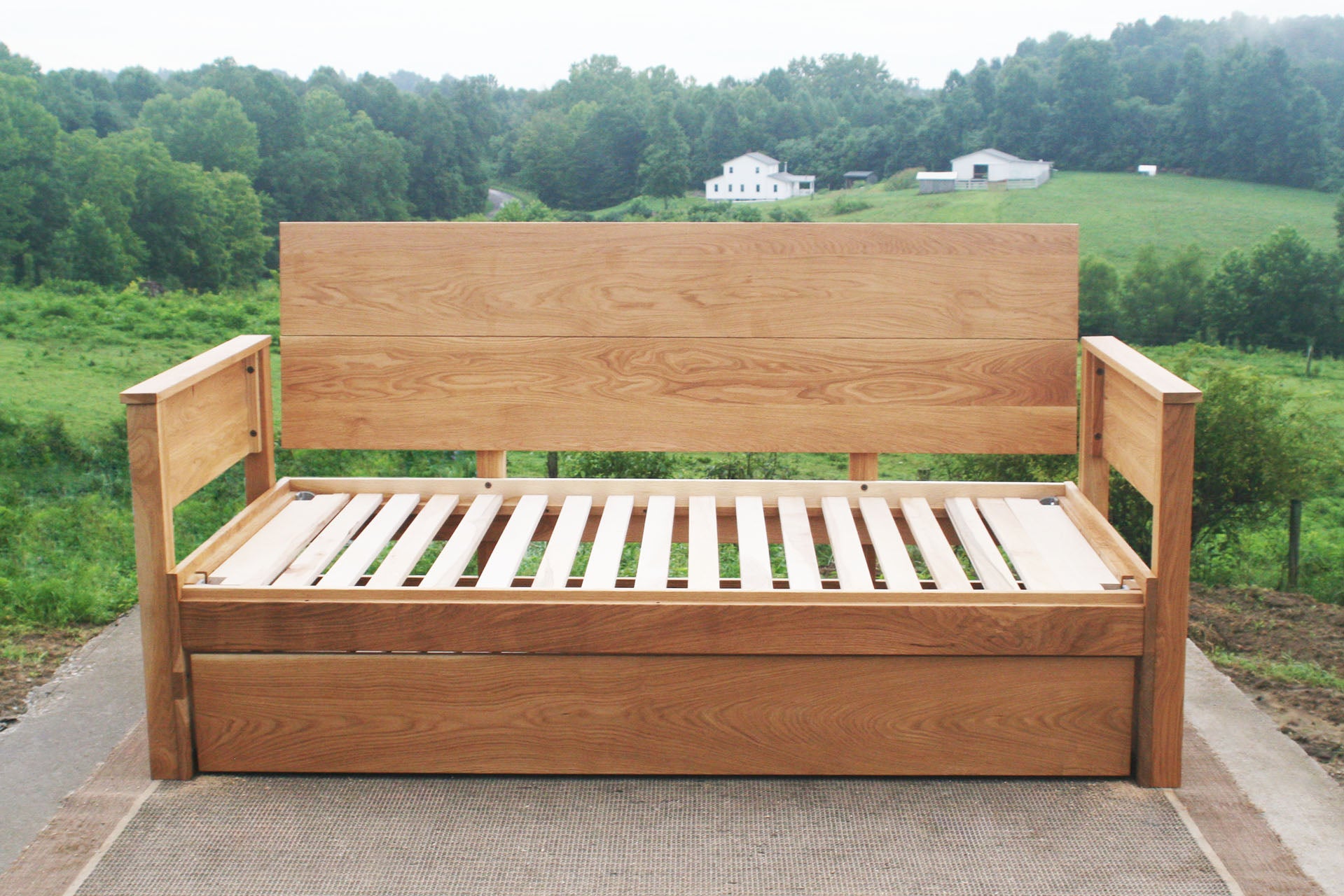 front view day bed with trundle