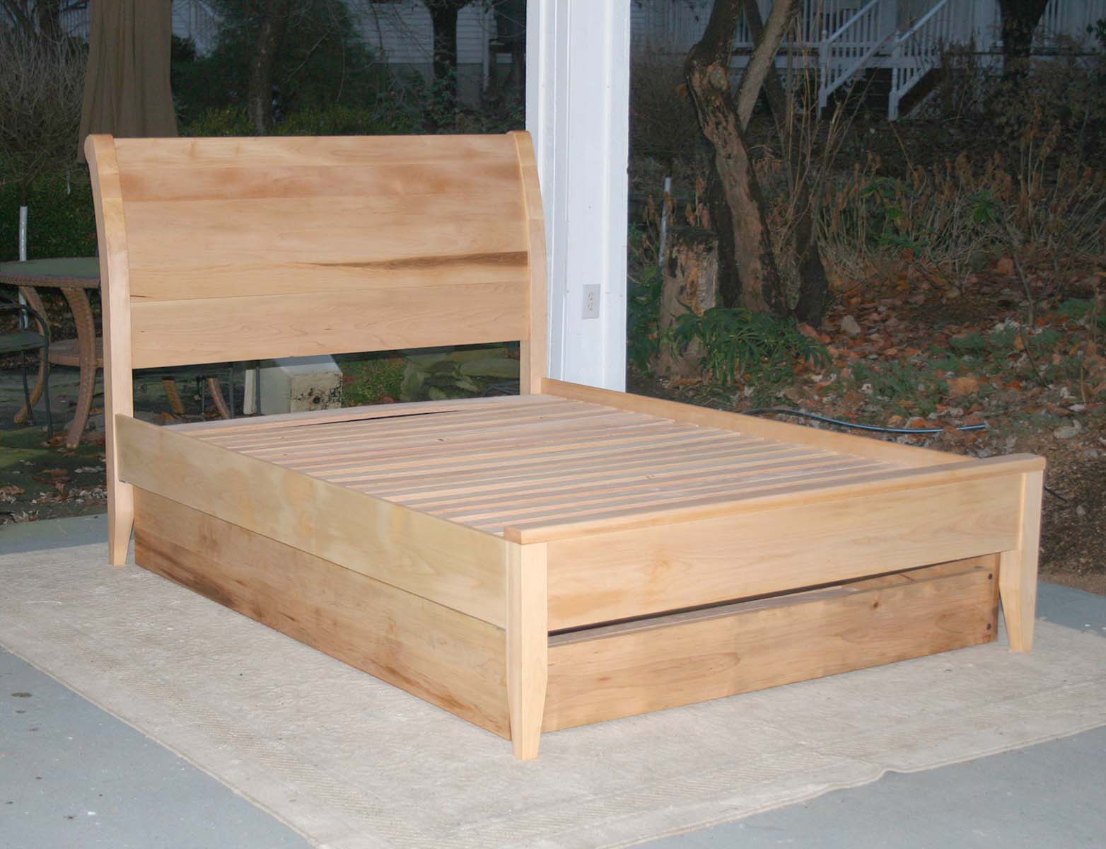 Sleigh Bed with trundle hardwood