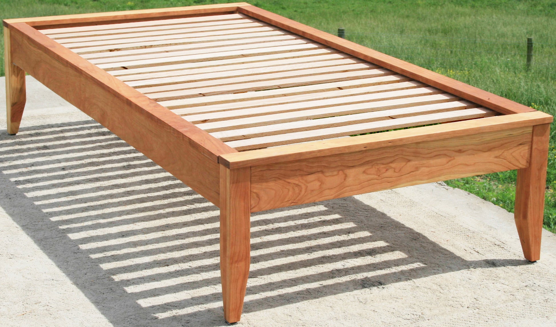 Trundle bed with platform top cap trim without trundle