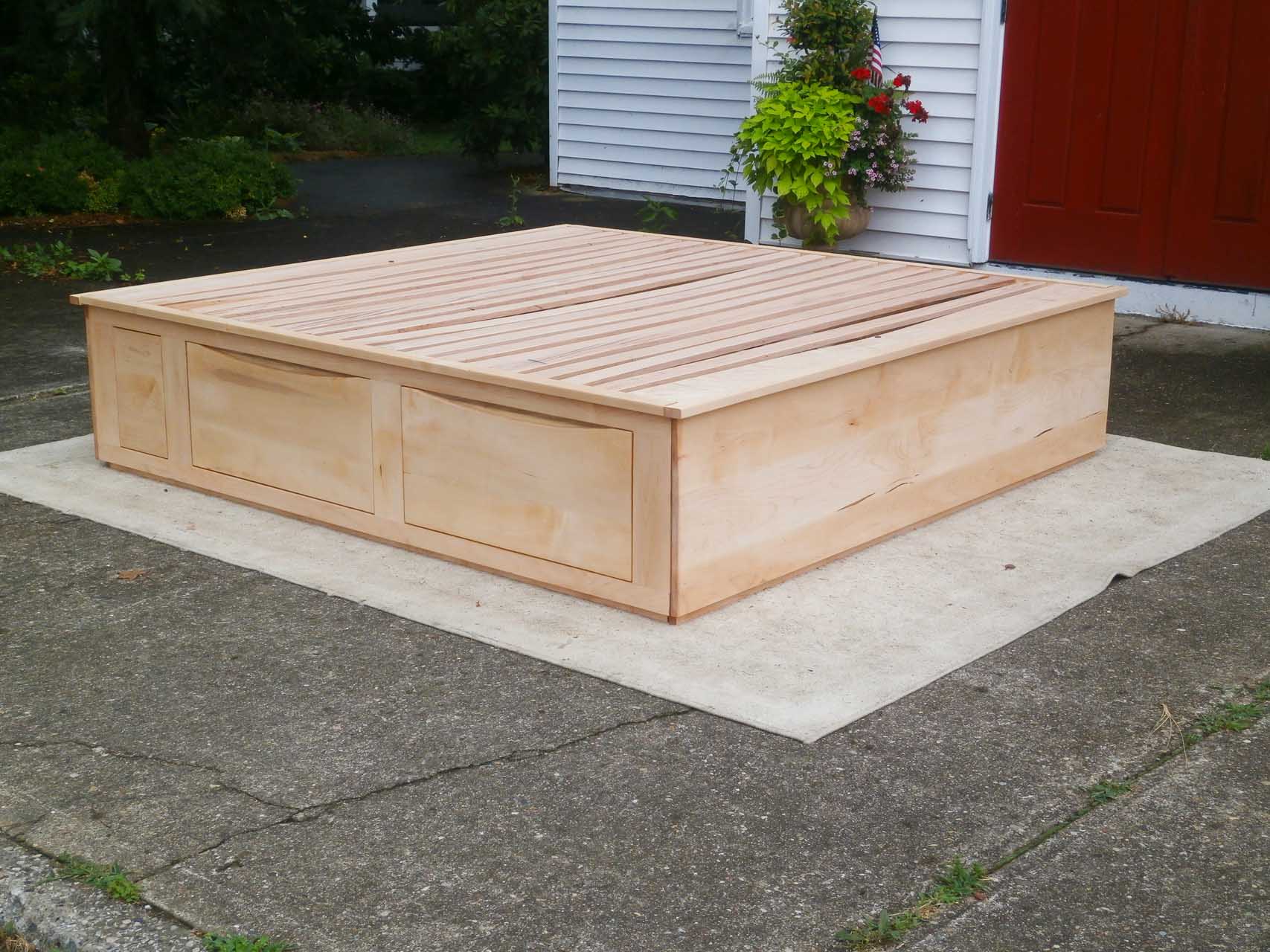 angled view hardwood natural Platform or Tatami Bed with 4 drawers
