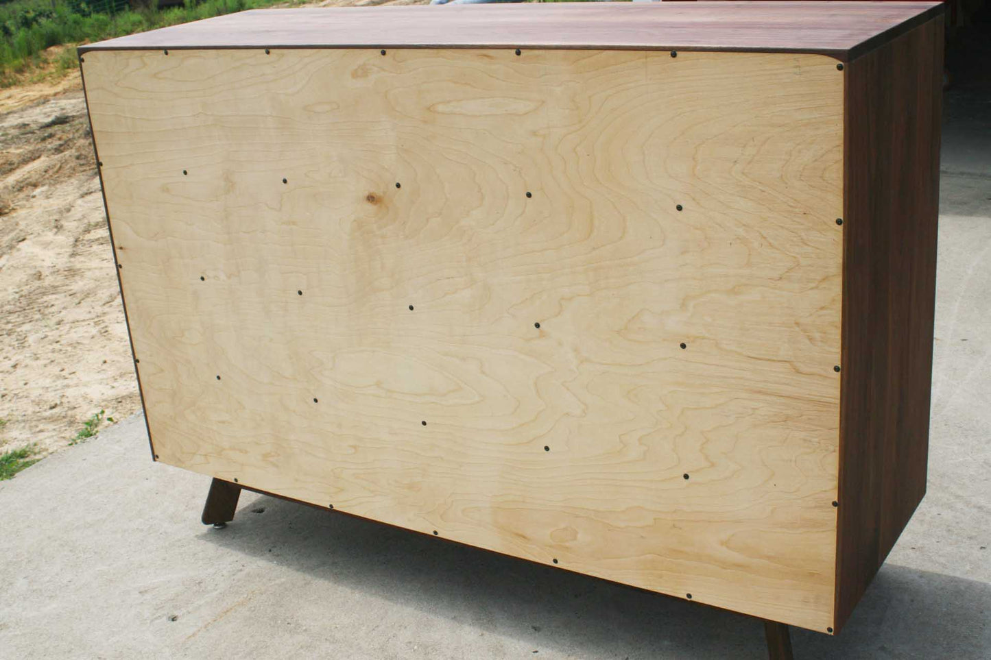 back of solid hardwood 8 drawer dresser no handles