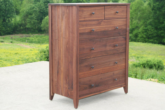 6 drawer dresser in walnut