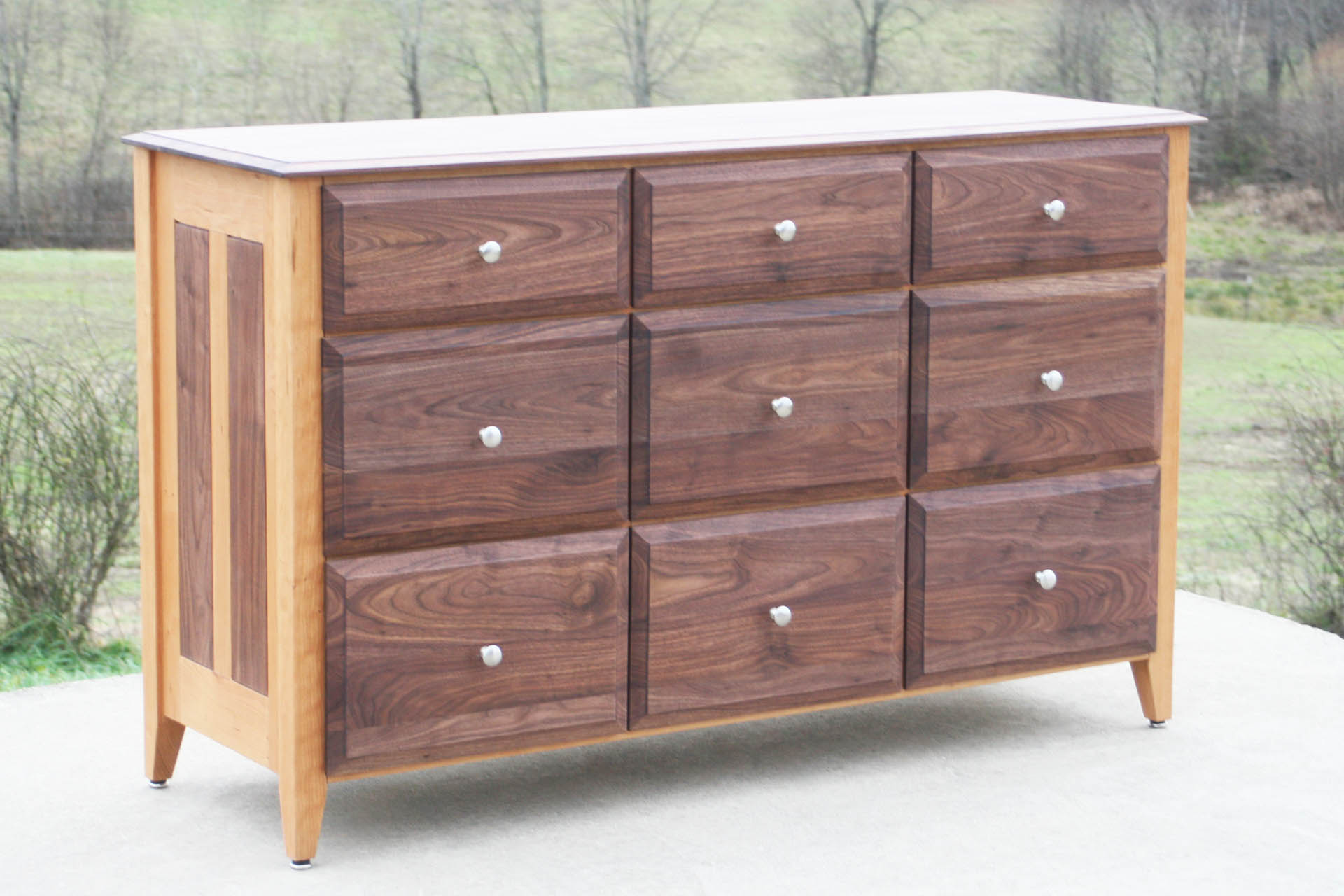 natural hardwood 9 Drawer Dresser with Overlap Drawers and Faces