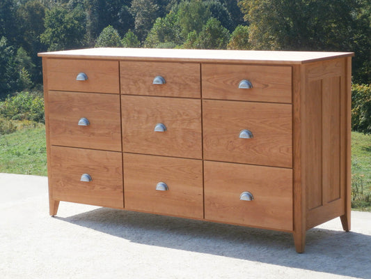 9 Drawer Dresser with Flat Paneled Ends and Overlap Drawers