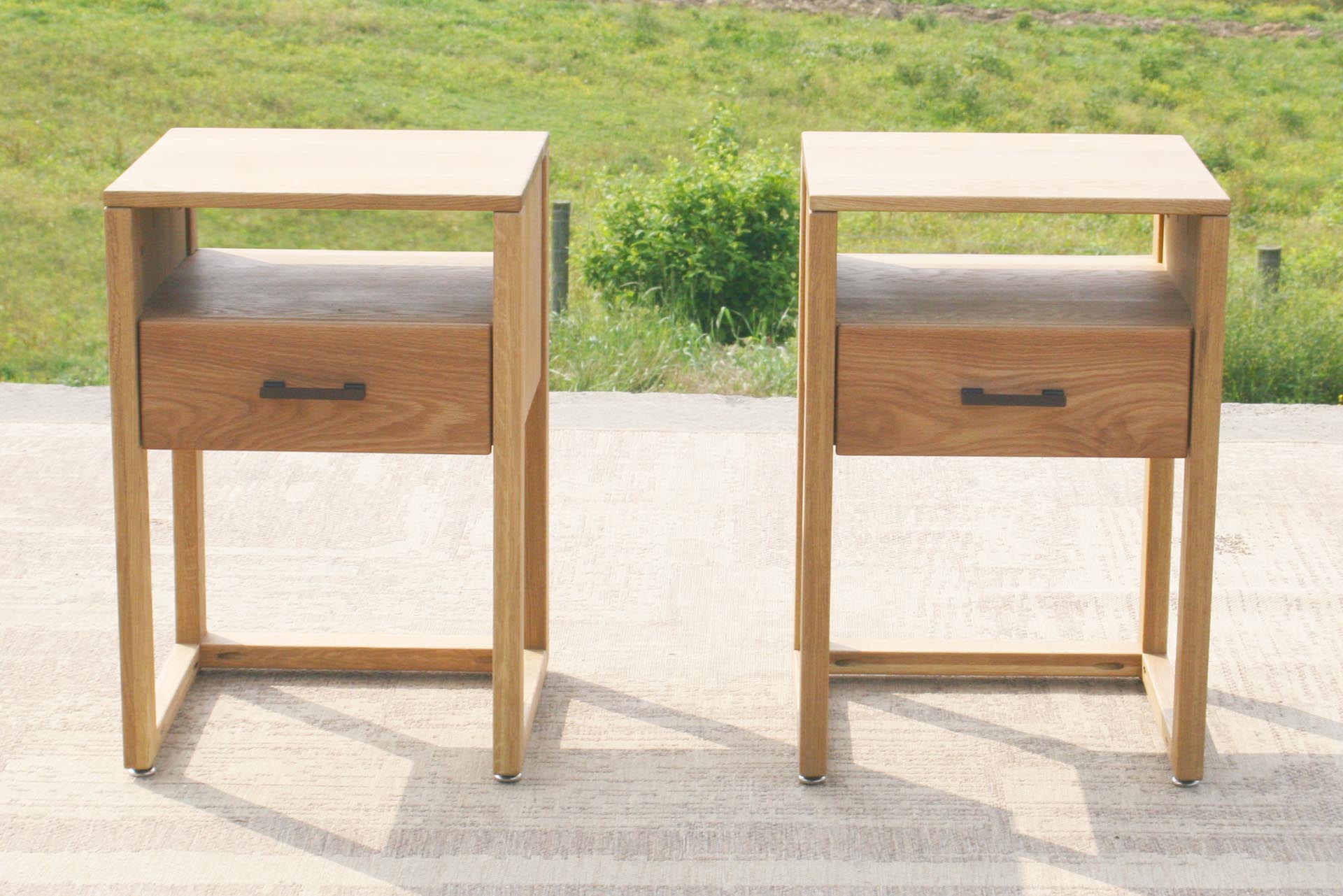 nightstands with drawer and pull handle