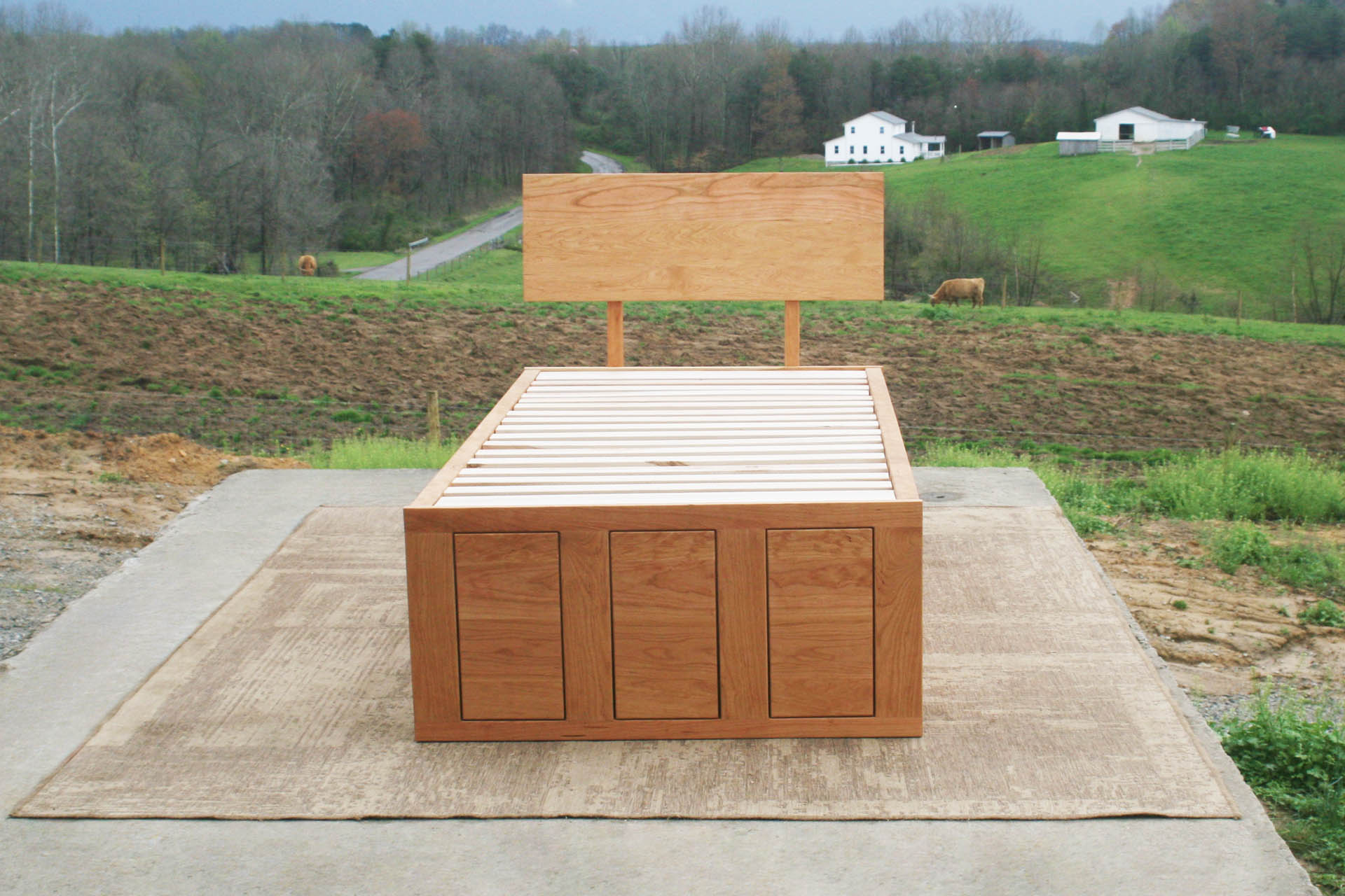 front view Mates bed with 6 drawers on 1 side