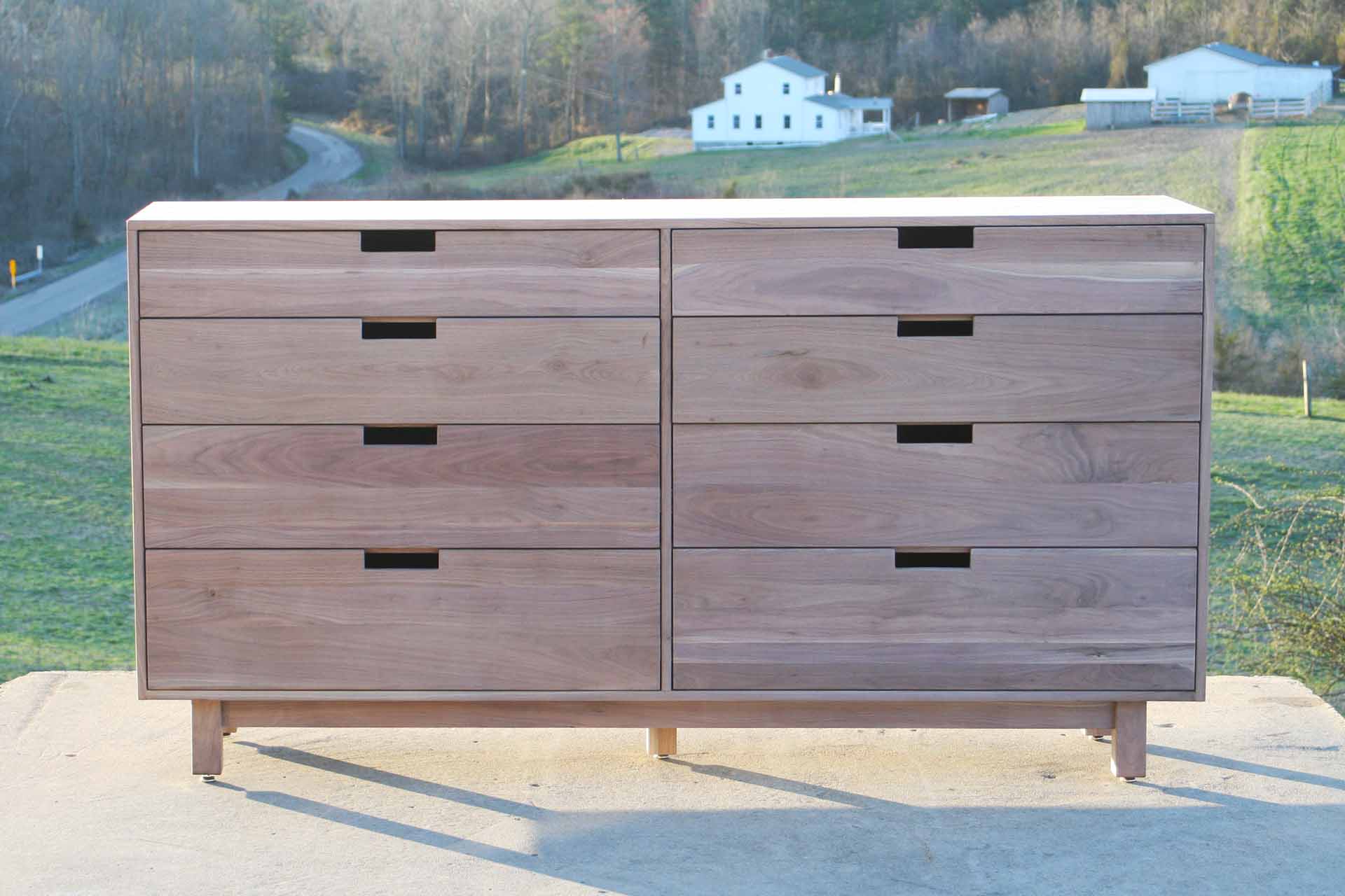Dresser with 8 inset drawers and cut out drawer pulls x8420bw