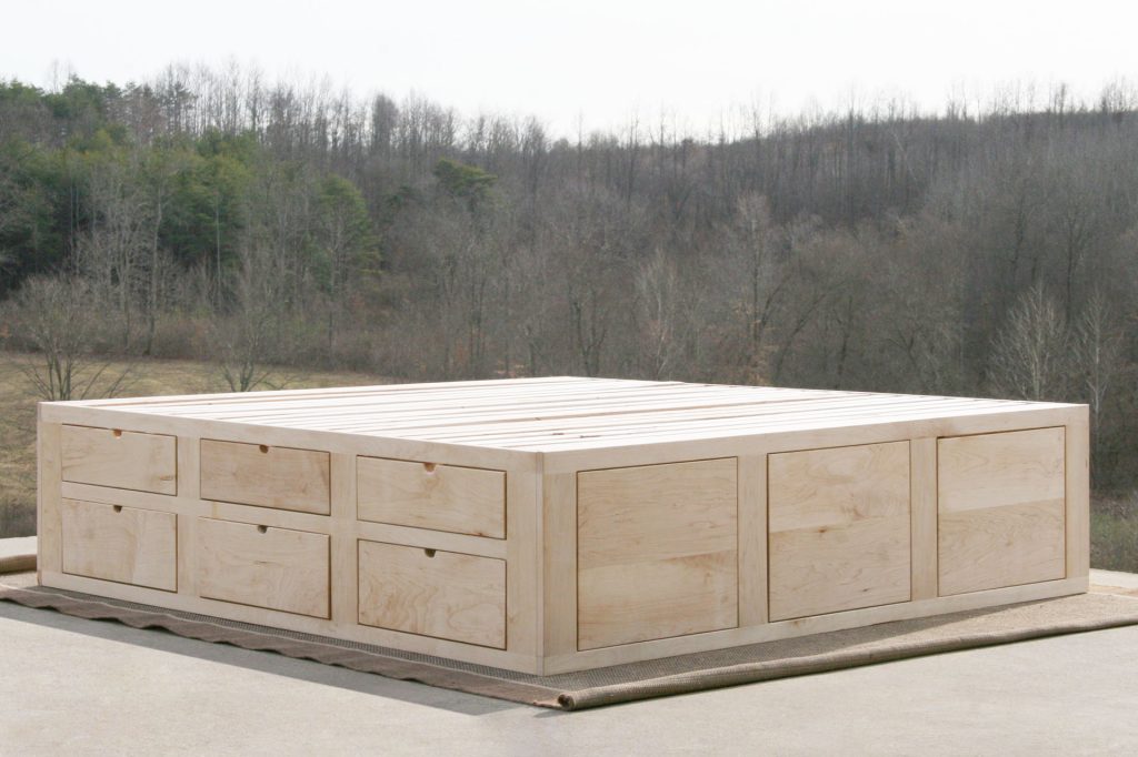 Mates bed with 6 drawers on 1 side
