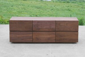 6 Drawer Dresser with overlap drawers and flat side panels front view