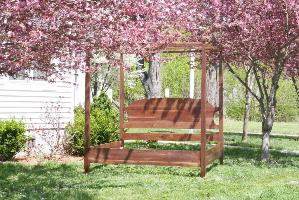 Canopy Bed with tapered posts and arched headboard front view