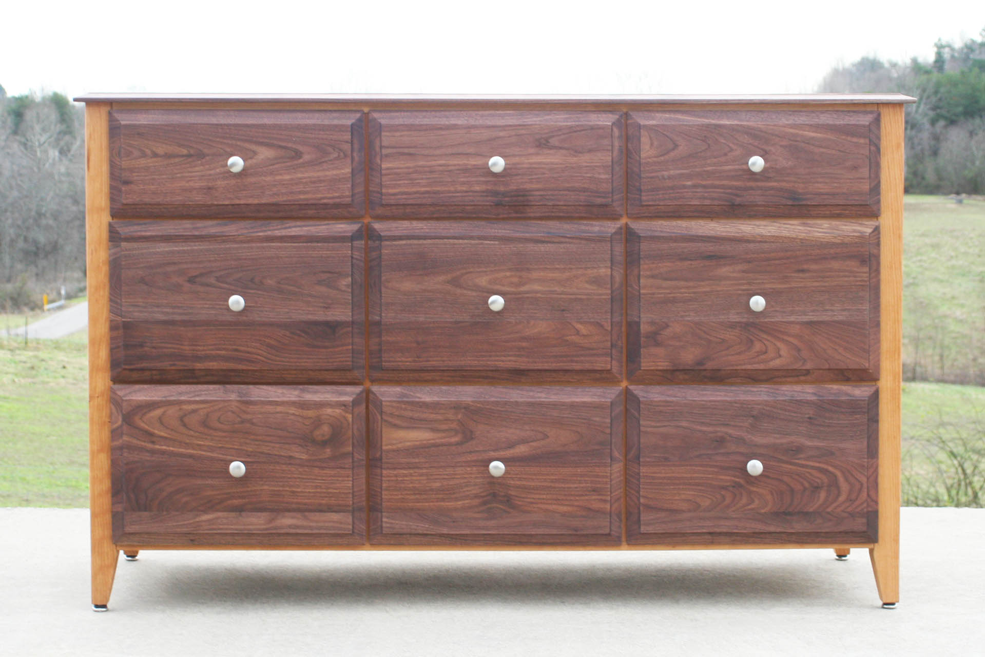9 Drawer Dresser with Raised Panel Overlap Drawers X9330o